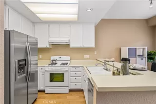 Photo #3: OC23026320 Listing 