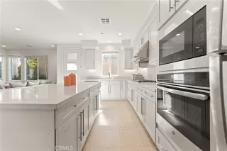 Photo #5: OC23026436 Listing