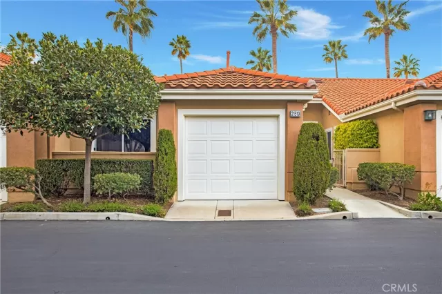 MLS: OC23026536 Condo For Sale