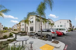 Photo #2: OC23026838 Listing 