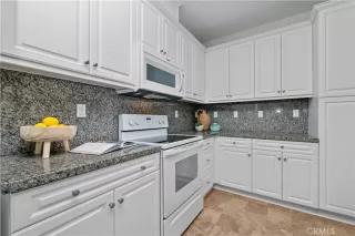 Photo #5: OC23026838 Listing 