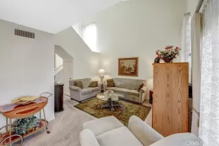 Photo #5: OC23026907 Listing 