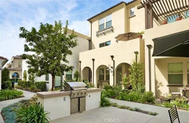 MLS: OC23027147 Condo For Sale