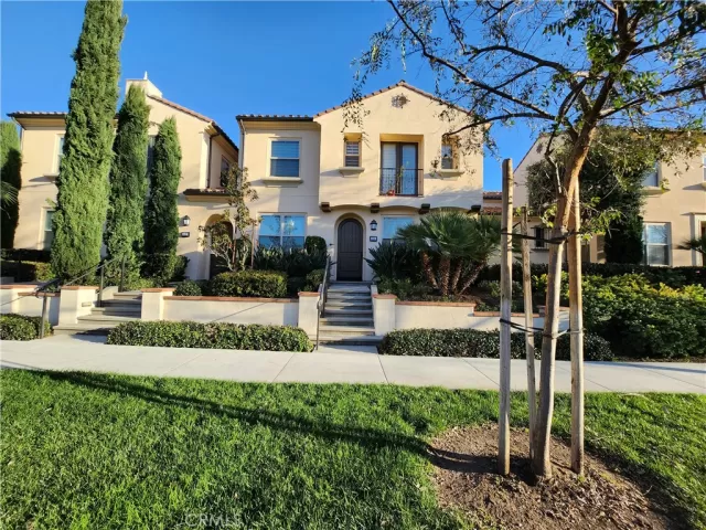 MLS: OC23027303 Condo For Sale