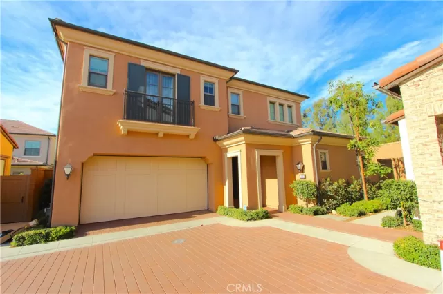 MLS: OC23027460 Condo For Sale