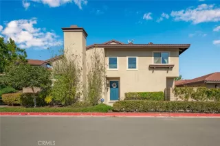 Photo #2: OC23027562 Listing