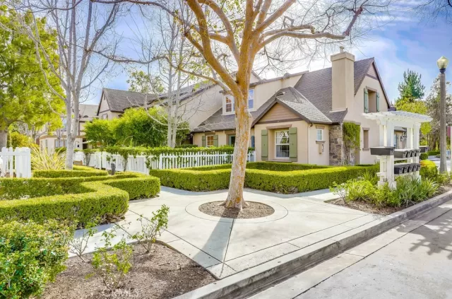 MLS: OC23027648 Condo For Sale