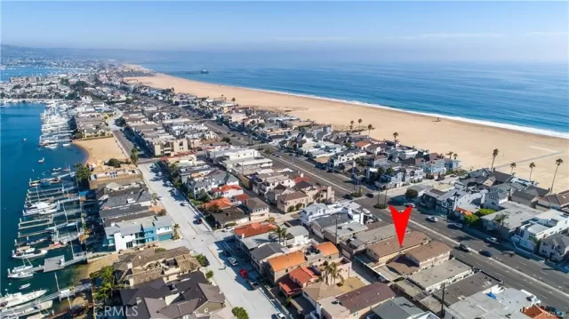 MLS: OC23027790 Condo For Sale