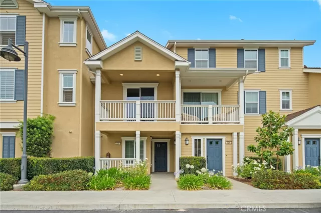 MLS: OC23027900 Condo For Sale