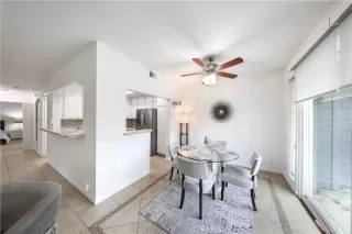 Photo #5: OC23028037 Listing