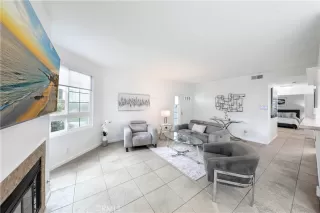 Photo #6: OC23028037 Listing