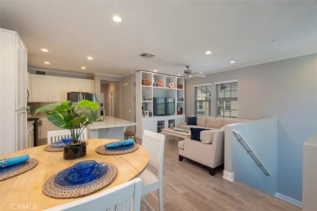 MLS: OC23028118 Condo For Sale