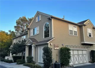 Photo #3: OC23028118 Listing