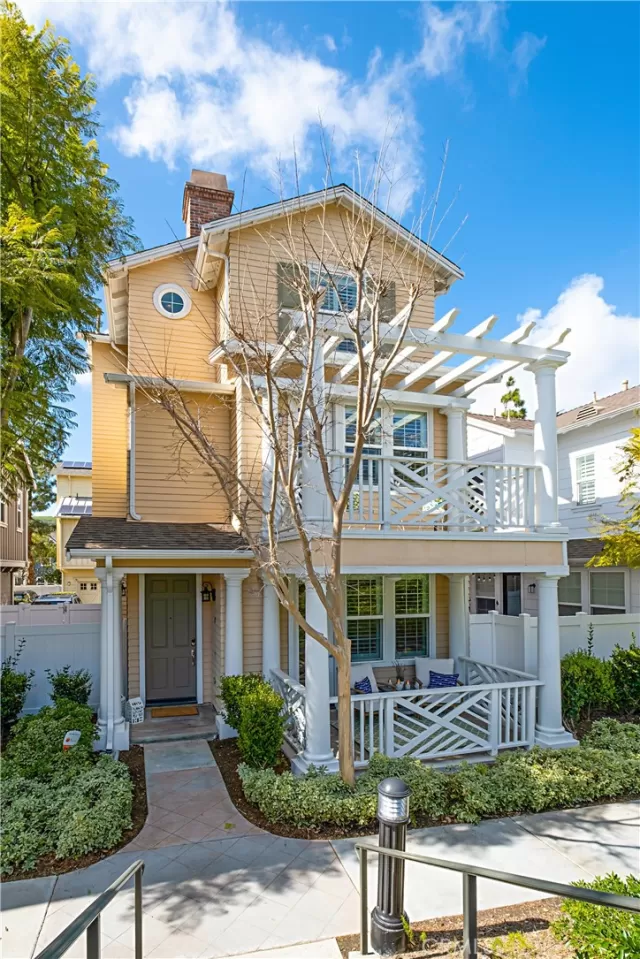 MLS: OC23028266 Condo For Sale