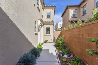 Photo #4: OC23028345 Listing 