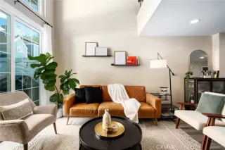 Photo #2: OC23028443 Listing