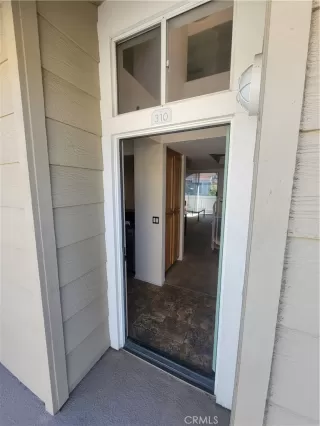 Photo #2: OC23028457 Listing 