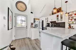 Photo #6: OC23028624 Listing 