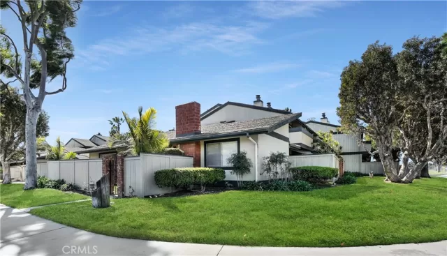 MLS: OC23028665 Condo For Sale