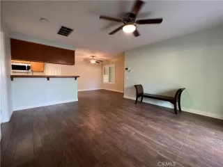 Photo #3: OC23028667 Listing