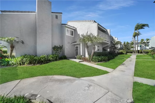 MLS: OC23028669 Condo For Sale