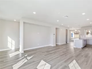 Photo #6: OC23028946 Listing 