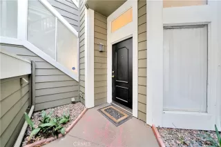 Photo #3: OC23028971 Listing