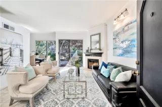 Photo #4: OC23028971 Listing