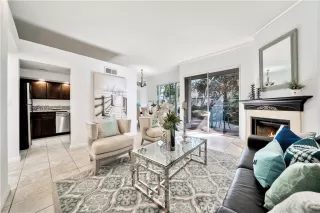 Photo #5: OC23028971 Listing