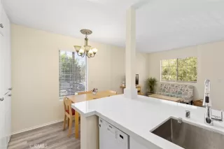 Photo #4: OC23029315 Listing