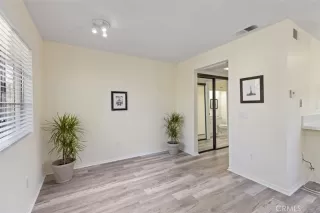 Photo #5: OC23029315 Listing