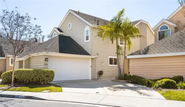 MLS: OC23029379 Condo For Sale