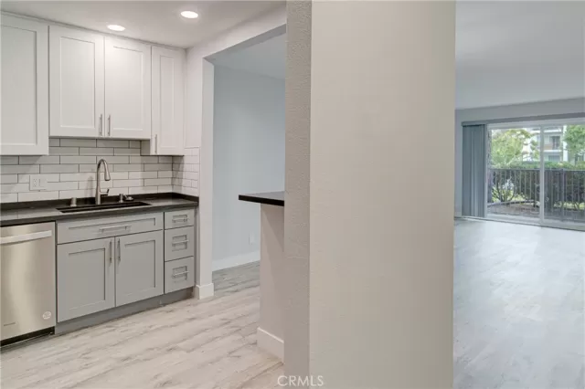 MLS: OC23029656 Condo For Sale