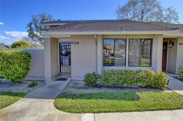 MLS: OC23029867 Condo For Sale