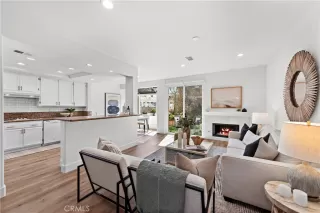 Photo #3: OC23029903 Listing