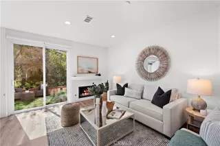 Photo #4: OC23029903 Listing