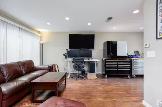 Photo #5: OC23030272 Listing 