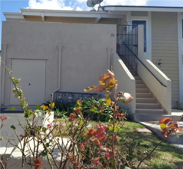 MLS: OC23030408 Condo For Sale