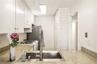 Photo #5: OC23030408 Listing 