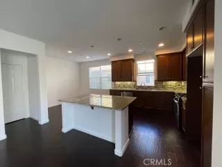 Photo #6: OC23030838 Listing 