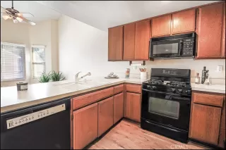 Photo #4: OC23031234 Listing 