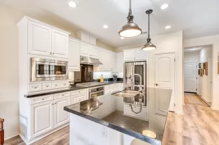 Photo #6: OC23031334 Listing 