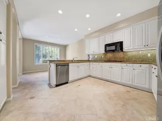 Photo #5: OC23031830 Listing 