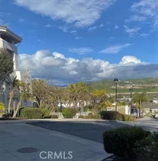 Photo #3: OC23032004 Listing 