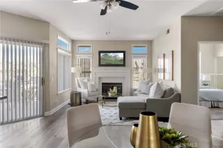 Photo #5: OC23032638 Listing