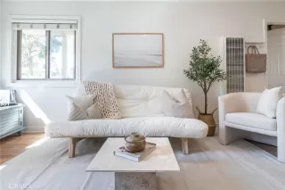 Photo #2: OC23033072 Listing