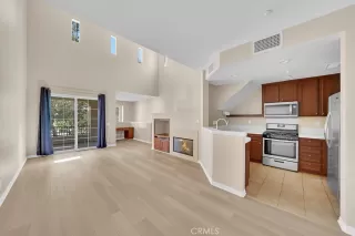 Photo #4: OC23033081 Listing