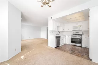 Photo #6: OC23033083 Listing