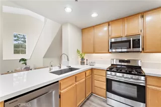 Photo #4: OC23033111 Listing 