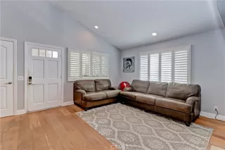 Photo #3: OC23033299 Listing